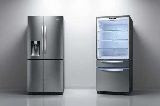 Comparação conceitual 3D entre geladeira inverter convencional e modelo inverse com freezer na parte inferior